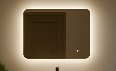 Zaobljeno kopalniško ogledalo z LED osvetlitvijo, 80×60 cm, dvobarvno, tipkalo na dotik, grelna podloga